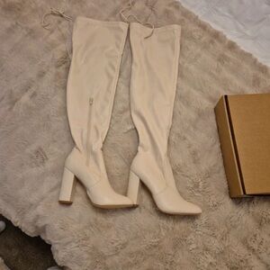 PrettyLittleThing Cream Heeled Boots